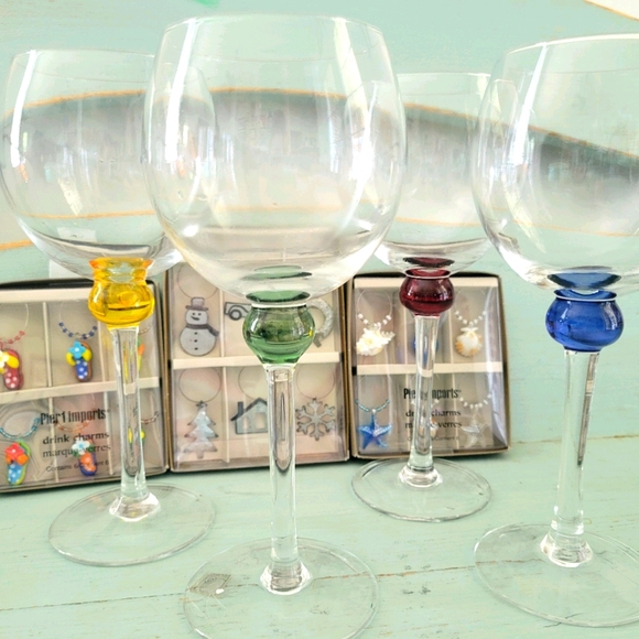 Wine glasses and charms - Picture 1 of 2